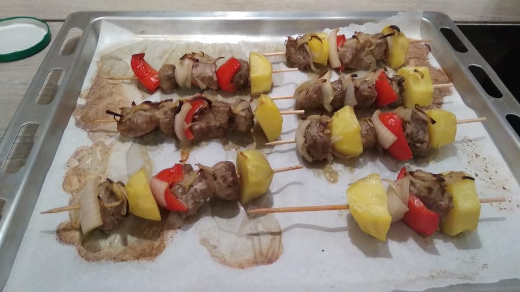 Шашлычки на шпажках